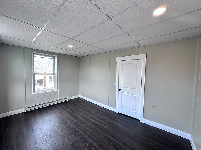 302-308 W Main St — Photo 13