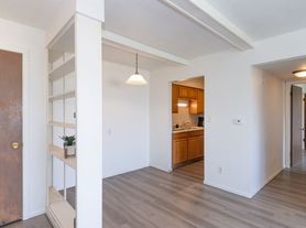 Live near it all! 1 Bed, 1 Bath Apartments by Coral Ridge Mall, 1 beds  1.0 baths