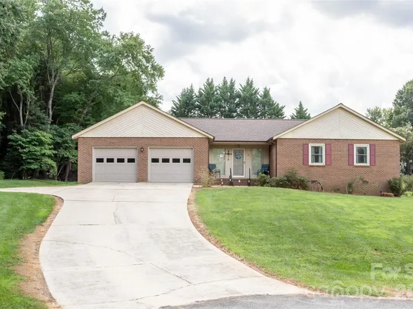 220 Sherwood Dr #22, Taylorsville, NC 28681