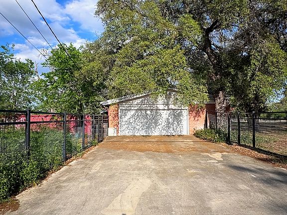 3rd image of 6565 WHITBY RD