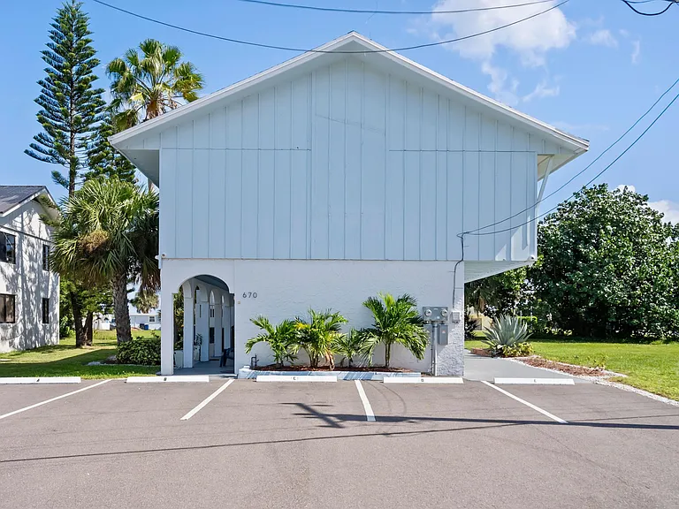670 Hernando St #E — Photo 13