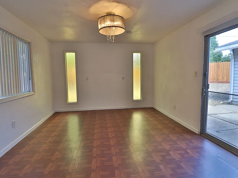 ONE TIME - 975 Southworth Dr — Photo 10