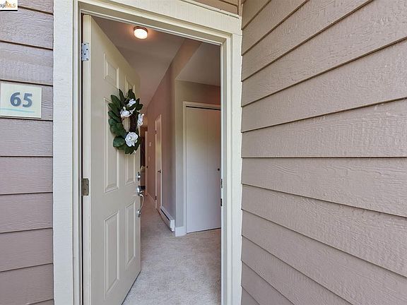 3rd image of 65 Shoreline Ct