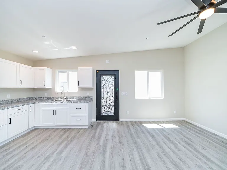 2441 McCulloch Blvd — Photo 12