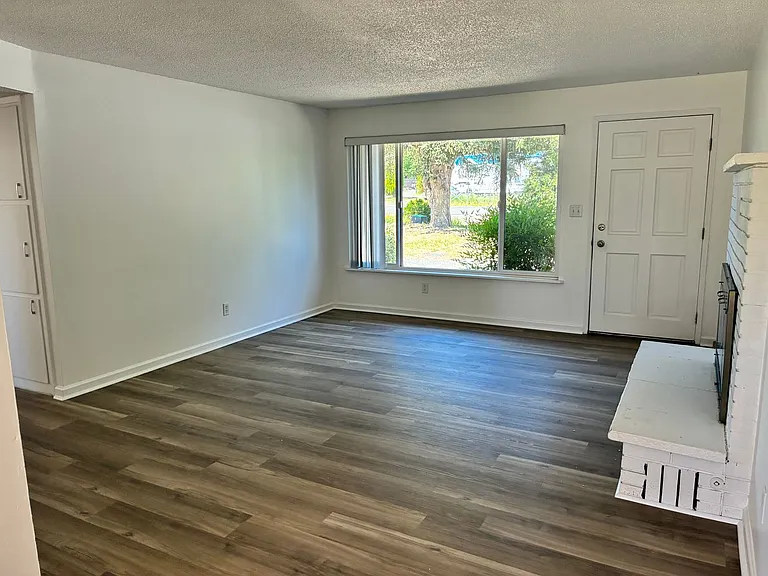 2417 Happy Valley Dr — Photo 4