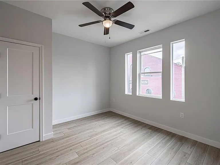 113 S Stafford Ave #B — Photo 2