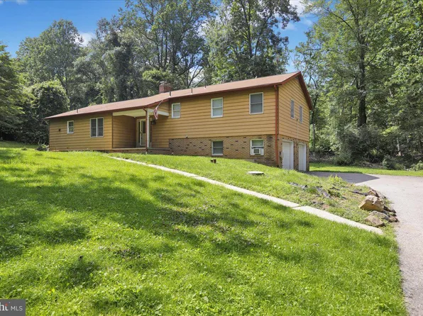 2611 Hill Rd, Reading, PA 19606