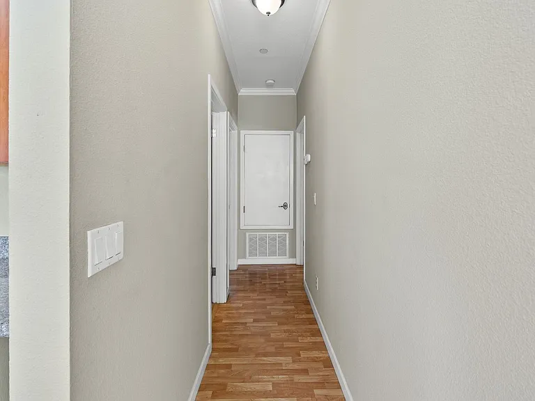 225 Valley Oak Drive — Photo 8