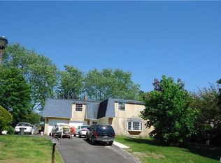 21 Clusterpine St, Medford, NY 11763