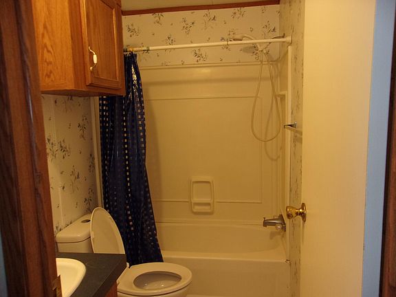 2nd image of 5941 Bennie Ln