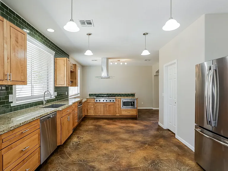 13311 W Stella Ln — Photo 8