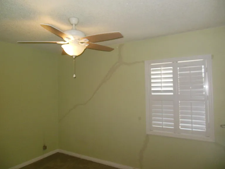 447 Melham Ave — Photo 21