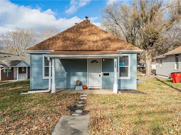 2108 Aull Ln, Lexington, MO 64067