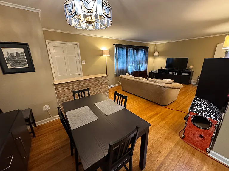 5137 Whitehall Ave — Photo 9