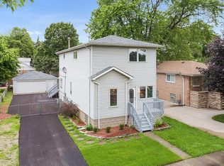9242 S Tulley Ave, Oak Lawn, IL 60453