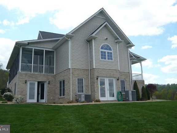4th image of 515 Winona Dr