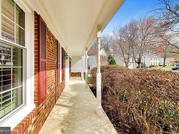 4th image of 9321 Hobart Ct