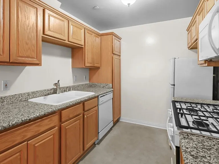 4262 Lindblade Dr — Photo 9