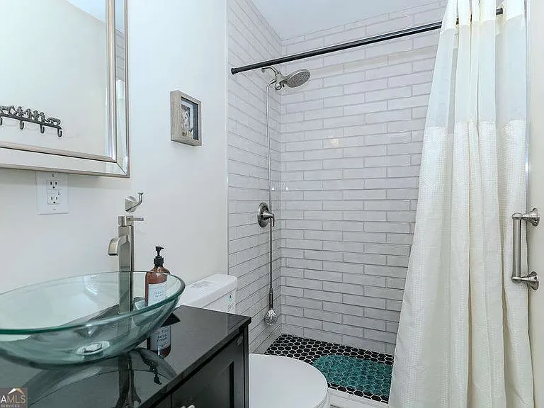 150 South Ave SE #1 — Photo 15