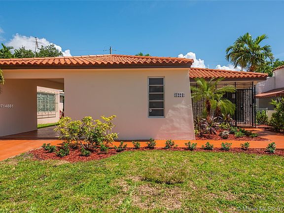 3rd image of 1221 La Mancha Ave