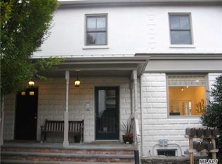 6 Buckram Rd APT 4, Locust Valley, NY 11560