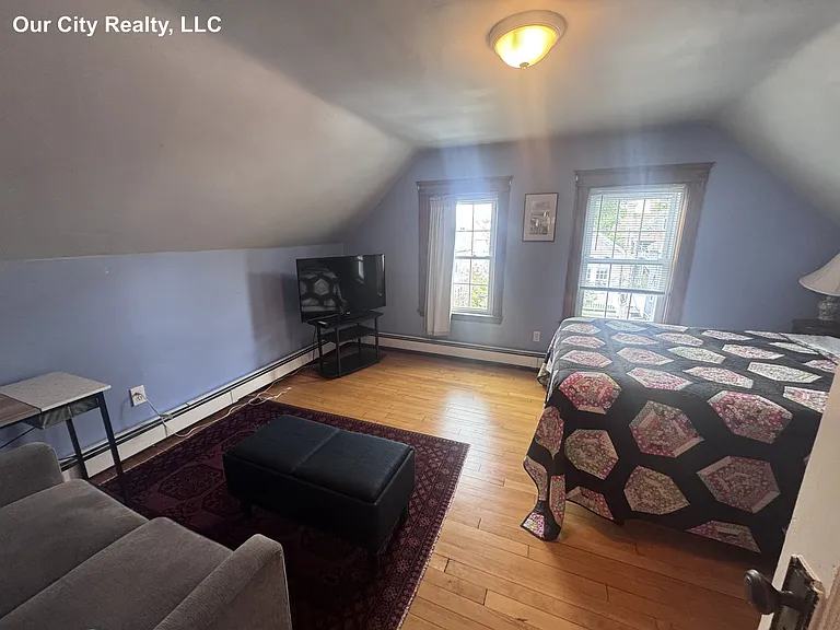 31 Stoughton St #2 — Photo 15