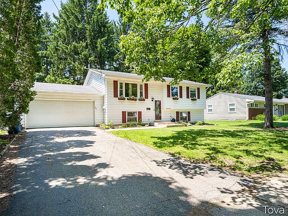 2nd image of 1111 Bretton Dr