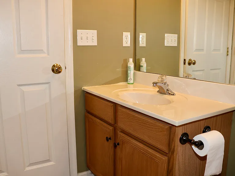 44 Courtyard Dr — Photo 39