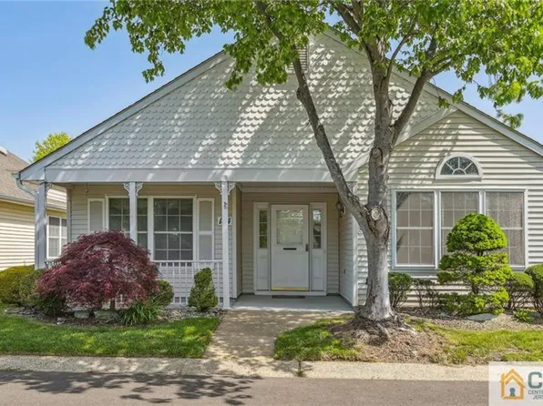 184 Tanager Dr, Monroe Township, NJ 08831