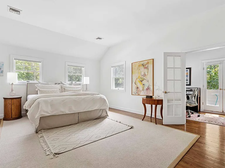 39 Fresh Pond Rd — Photo 15