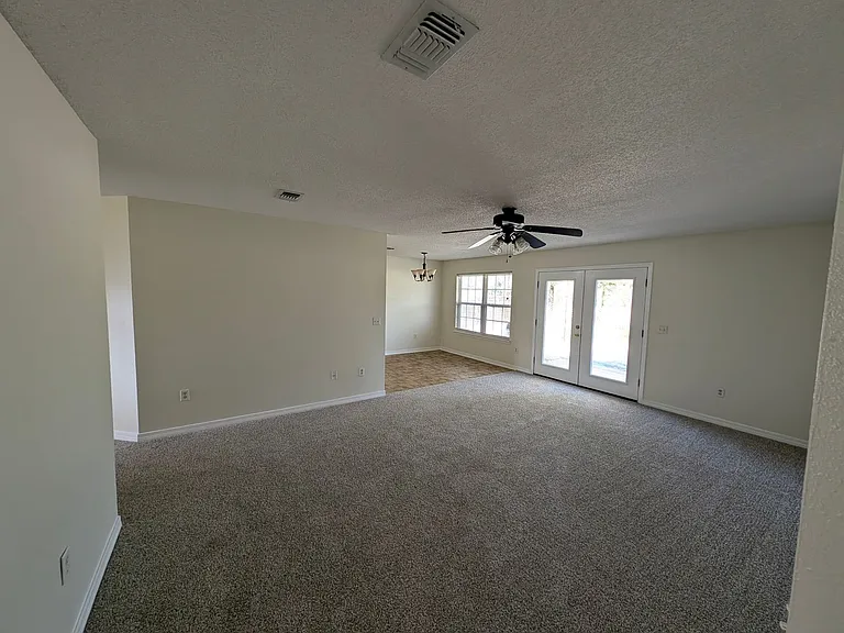223 Tiffot Ct — Photo 17