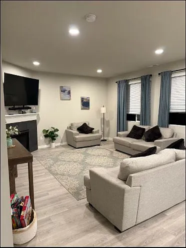 3 bed, 2.5 bath, 1609 sqft, $3,100 — Photo 3