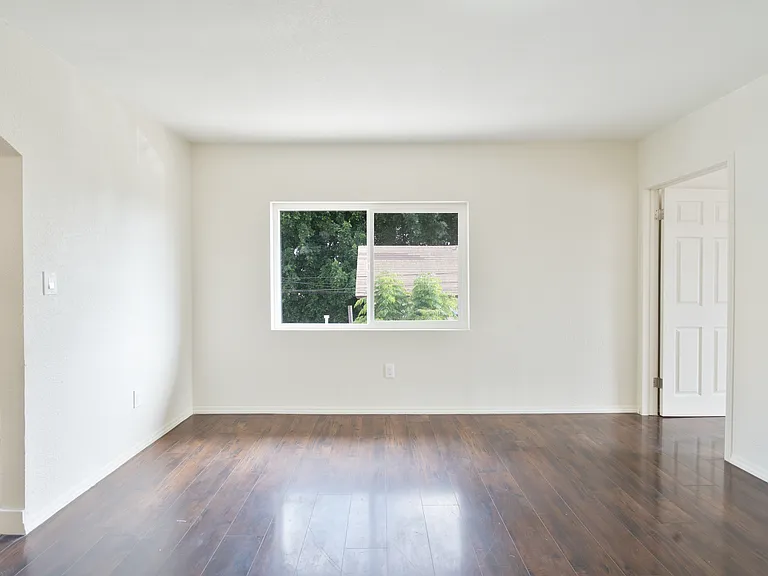 2212 N Thomas St — Photo 7