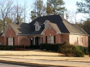 934 Edgewater Dr, Loganville, GA 30052