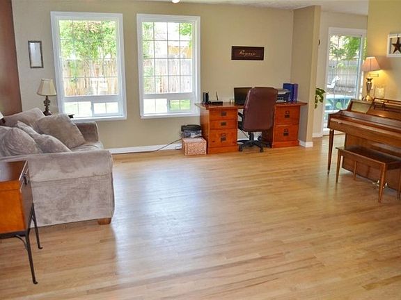 5th image of 850 Bonnie Brae Dr
