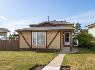 6007 37th Ave NW, Edmonton, AB T6L 1V3