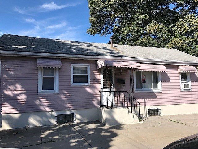 1st image of 3255 Barkley Ave