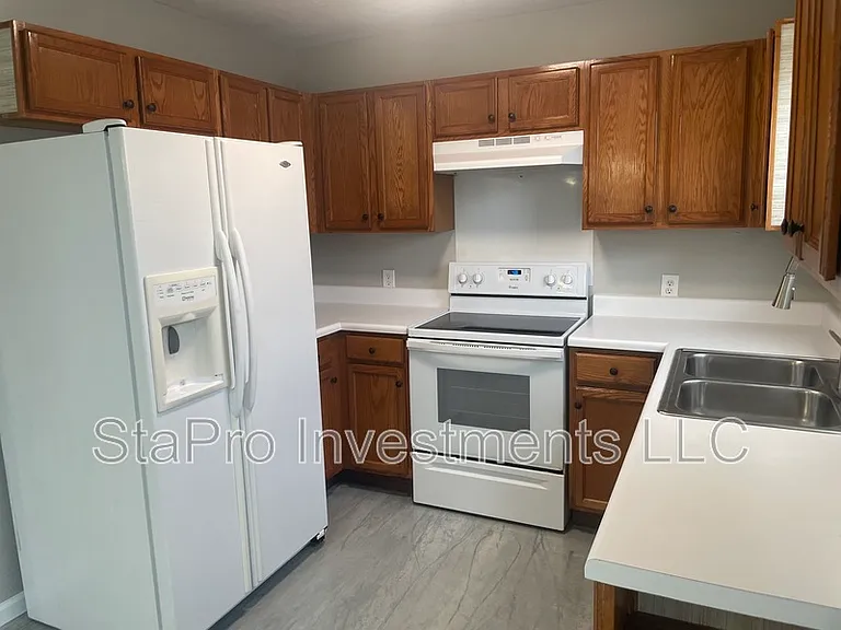 125 Village Pl — Photo 5