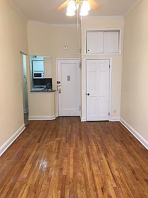 3rd image of 26 W 70th St APT 2A