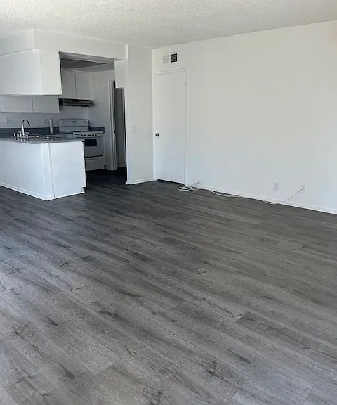 La Fayette Apartments — Photo 4