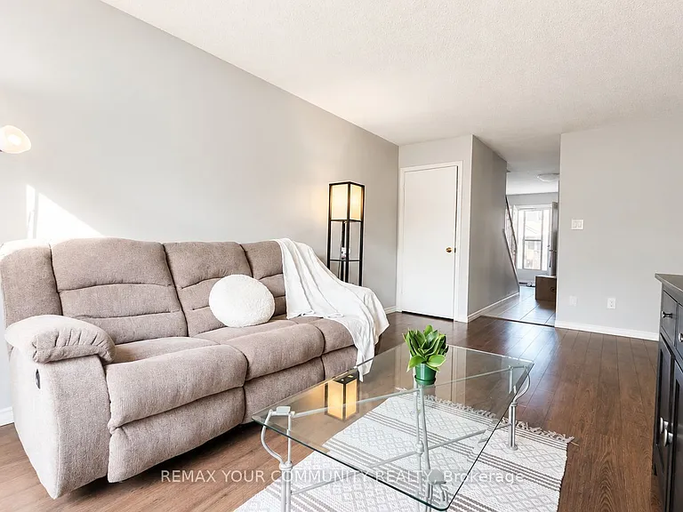 210 Highland Cres #19 — Photo 8