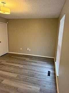 3rd image of 10401 Sycamore Ave