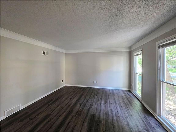 5th image of 12618 W 69th St