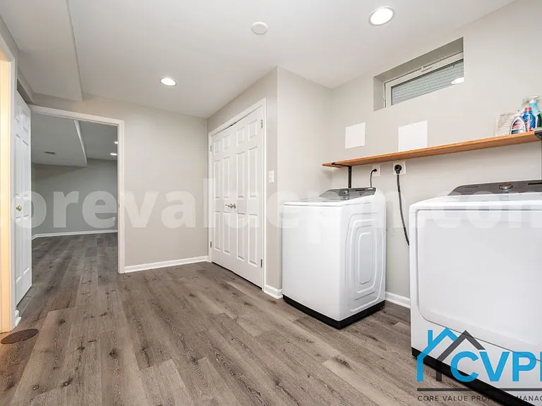 1321 Treasure Dr — Photo 26