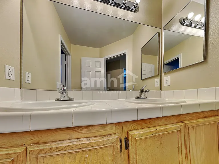 203 Mariposa Way — Photo 13