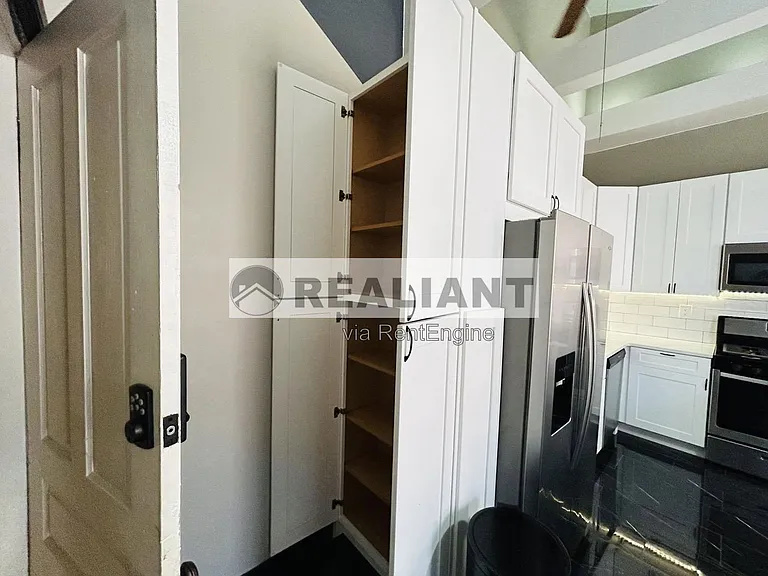 243 W 8th St #2 — Photo 21