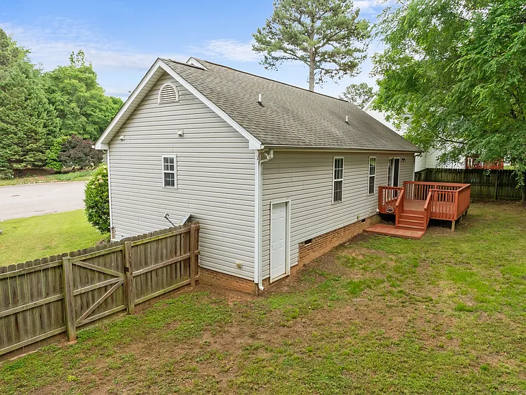 404 Foxbridge Ct — Photo 35
