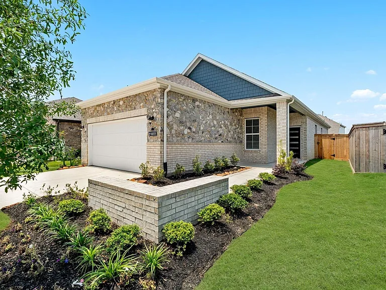21022 Armstrong County Dr — Photo 2