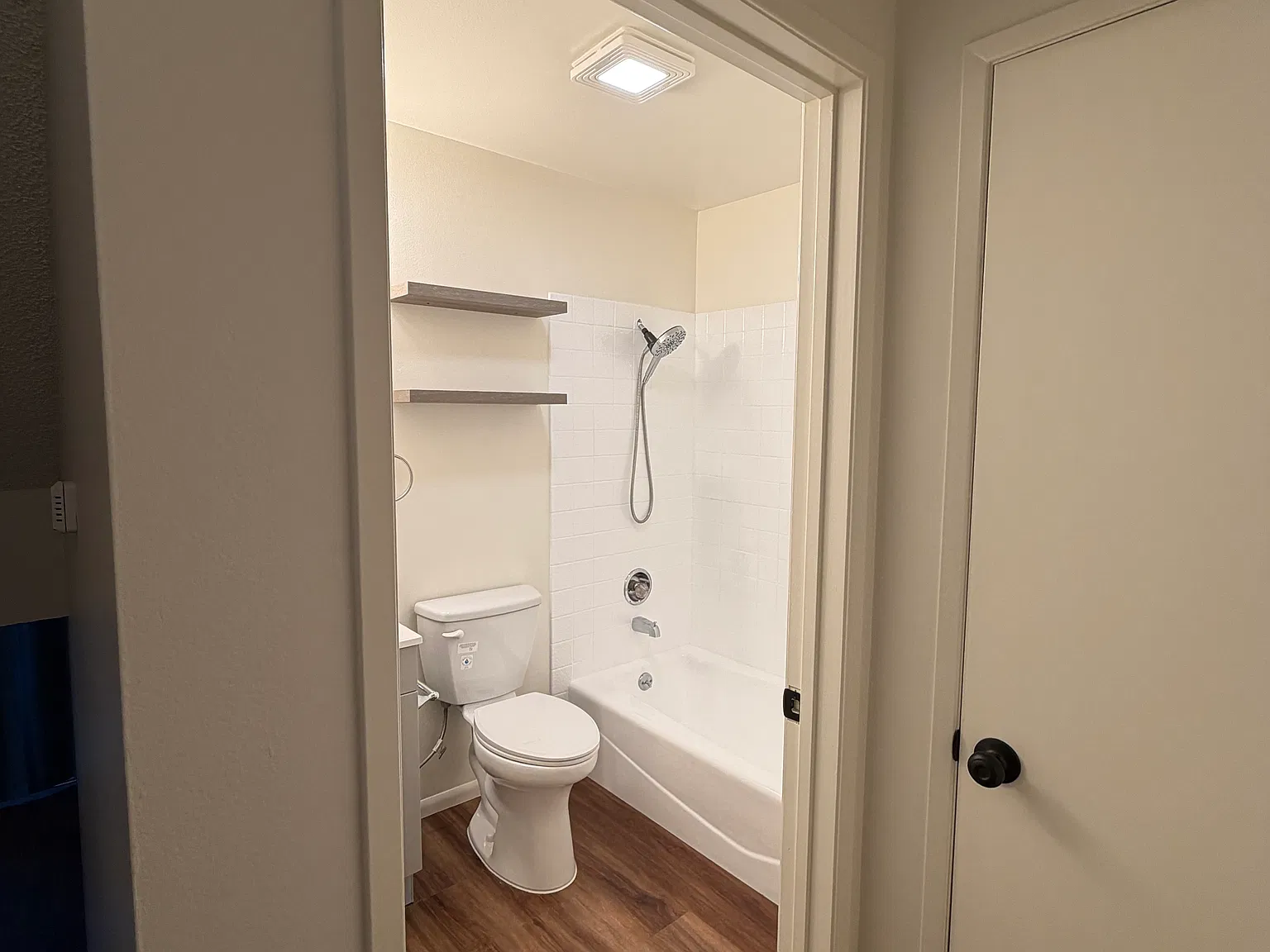 2 bed, 1.5 bath, $4,000 — Photo 4