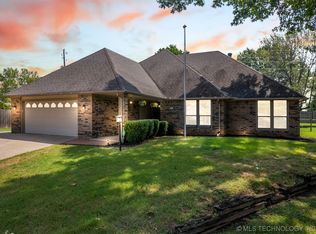 7813 S Oak Pl, Broken Arrow, OK 74011
